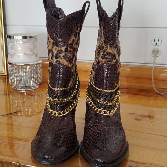 J Renee Boots - Picture 2 of 8